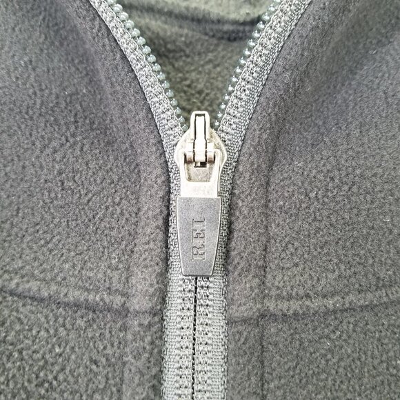 REI Polartec Vest Men's XXL Full Zip Fleece Outdoor Black Pockets Stretch Sides - Picture 6 of 16